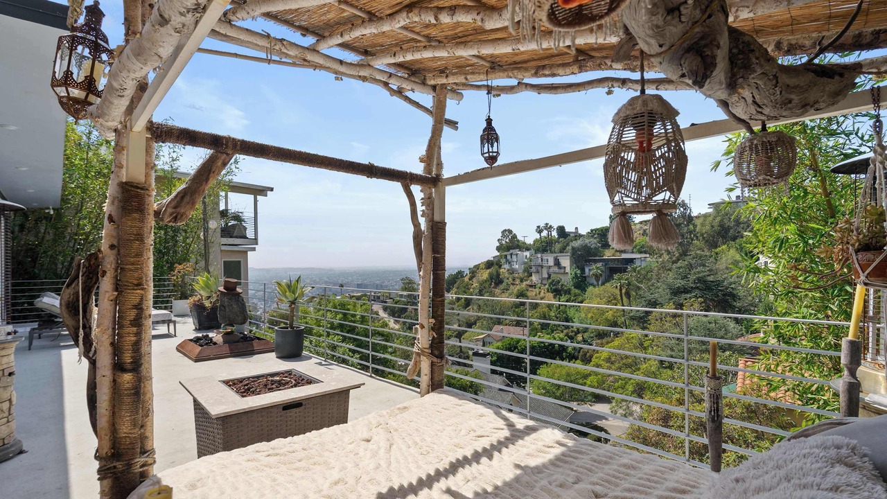 Photo of Others in Hollywood Hills West
