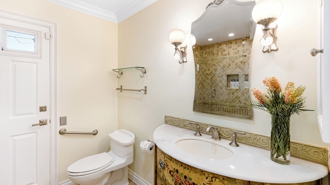 Photo of Bathroom in West Hills