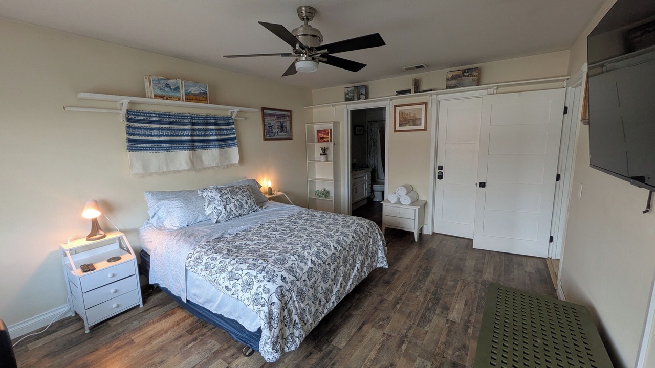 Photo of Bedroom in Orange