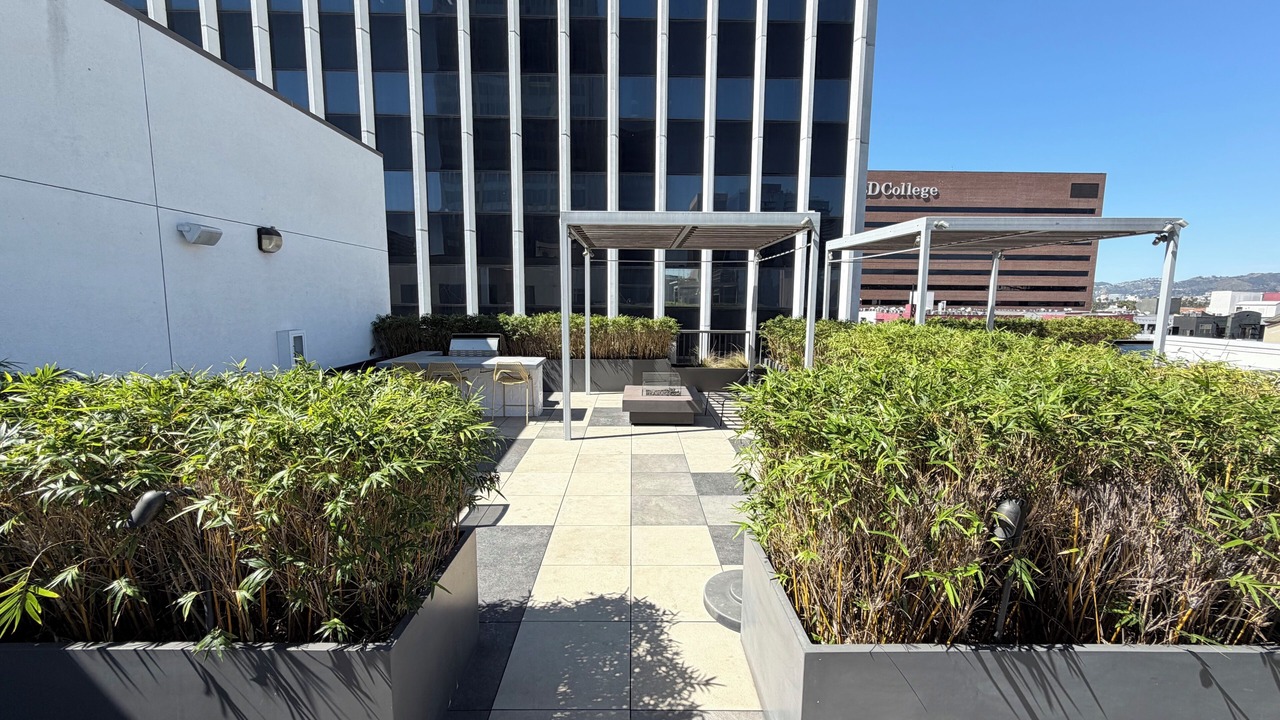 Photo of Outdoor in Wilshire