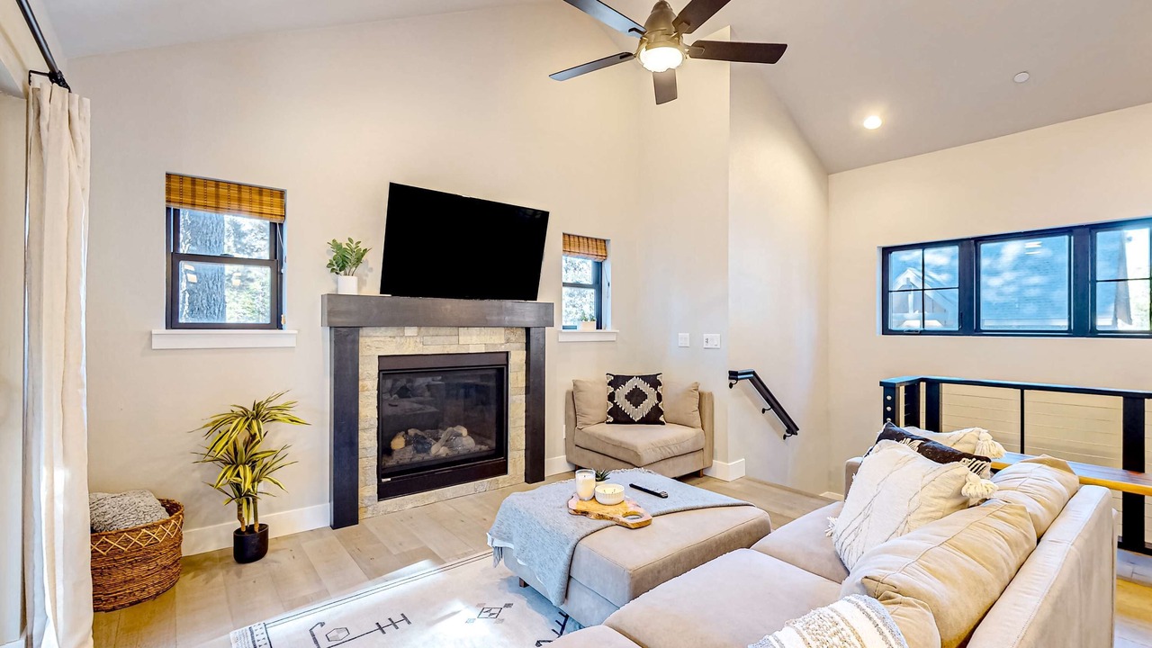 Photo of Livingroom in Lincoln Park