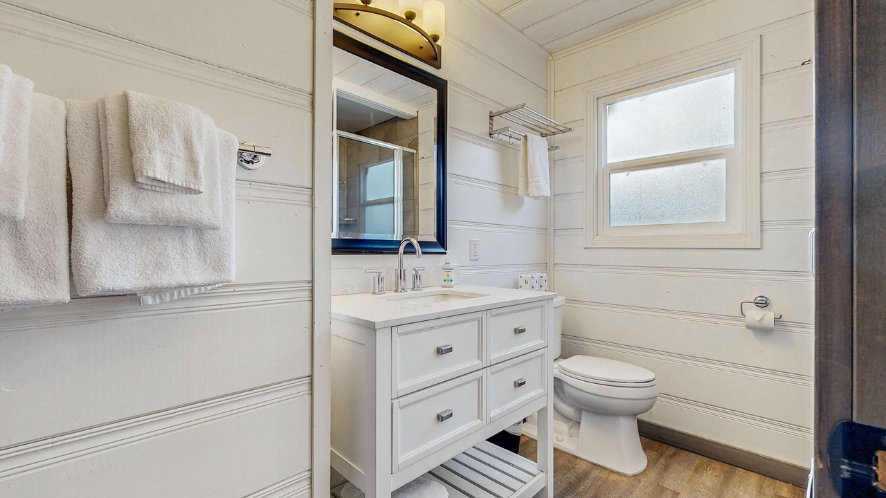 Photo of Bathroom in Lakeside Park