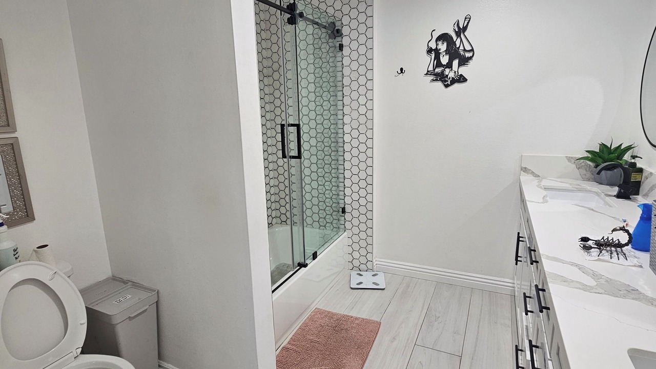 Photo of Bathroom in Valley Glen