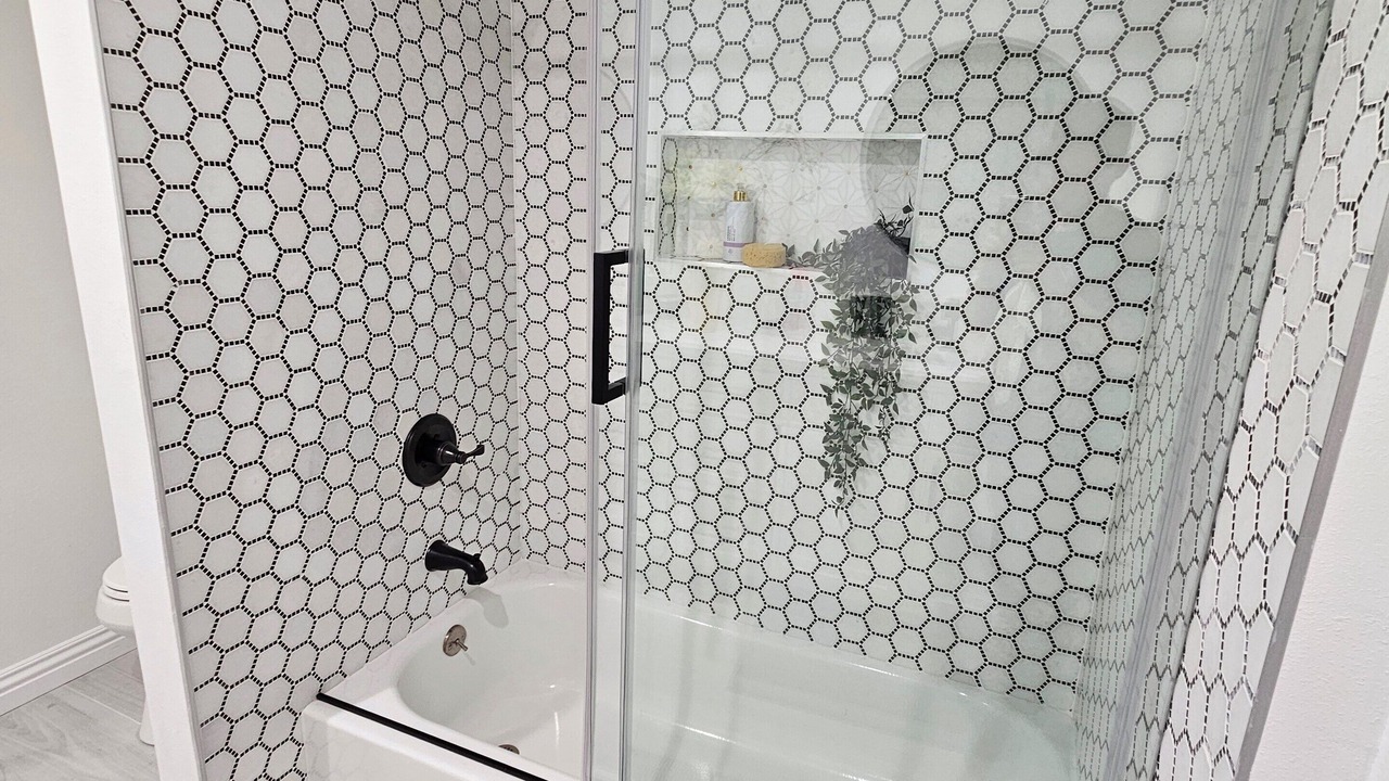 Photo of Bathroom in Valley Glen