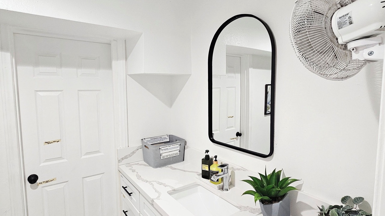 Photo of Bathroom in Valley Glen