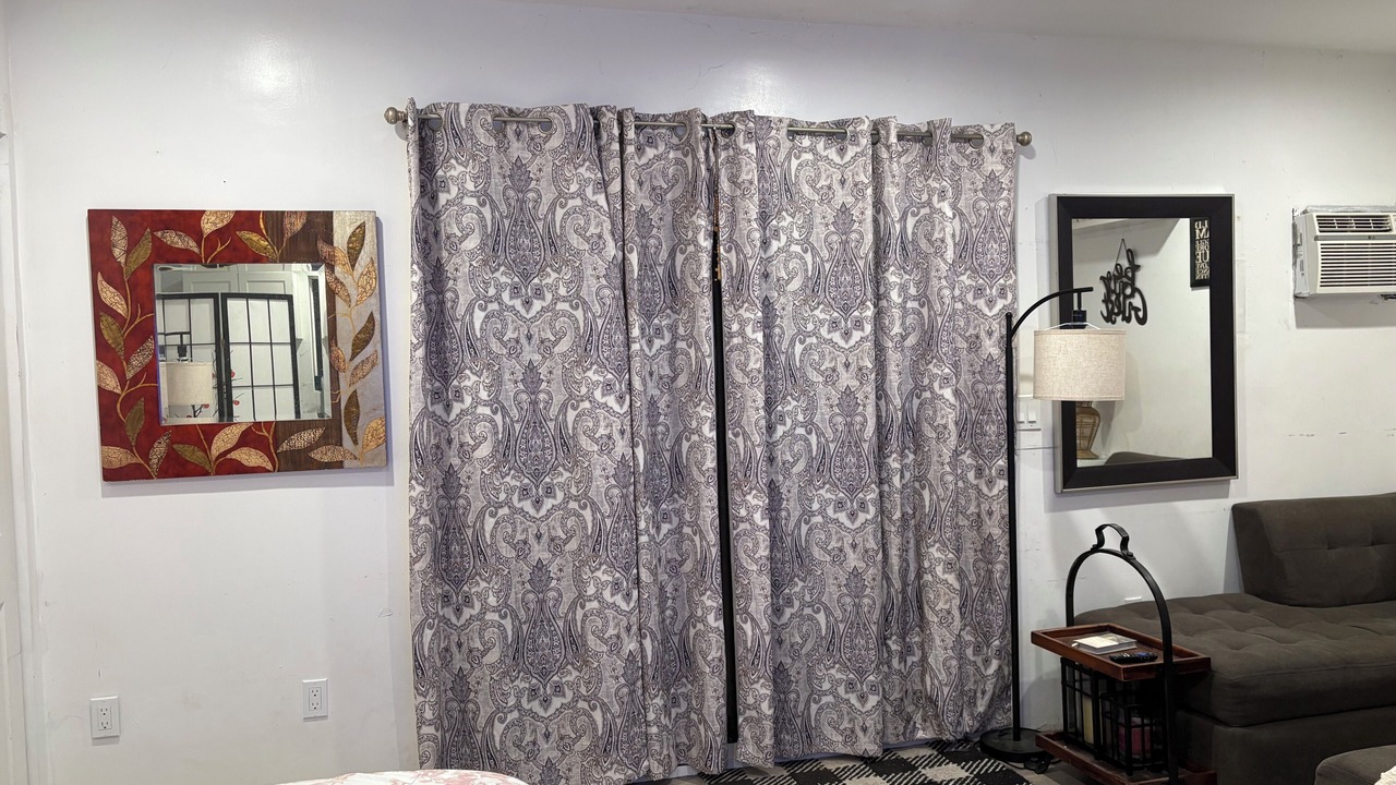 Photo of Bedroom in Tarzana