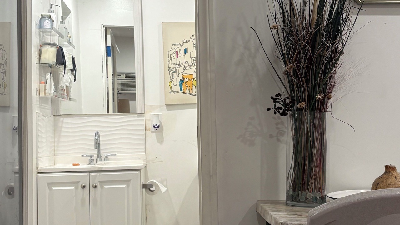 Photo of Bathroom in Tarzana