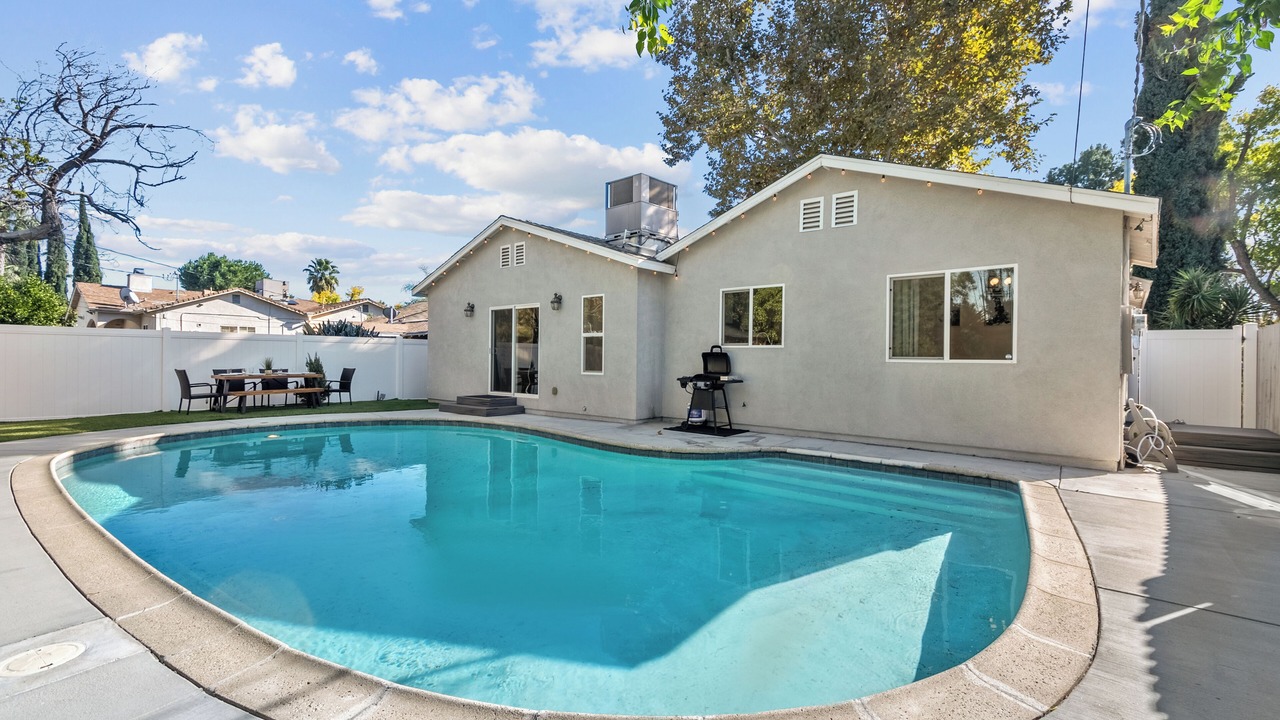 Photo of Outdoor in Encino