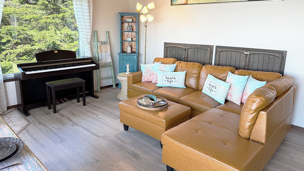 Photo of Livingroom in Dillon Beach
