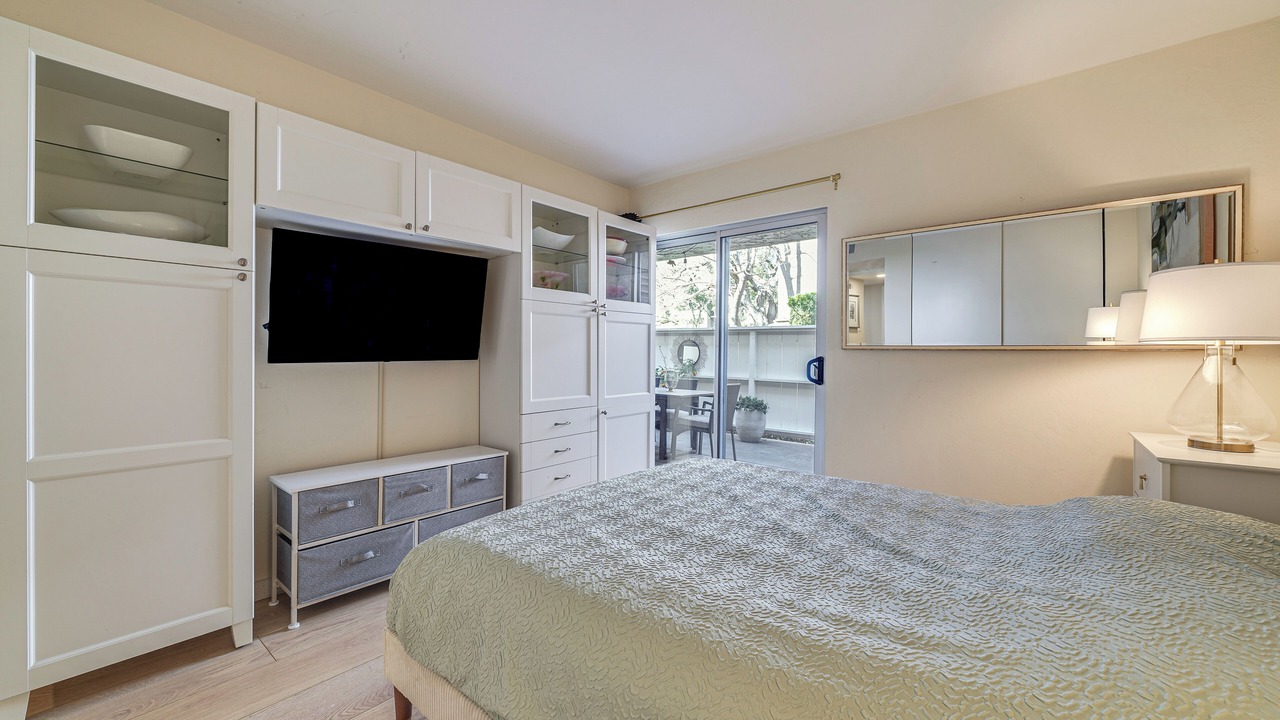 Photo of Bedroom in Sharon Heights