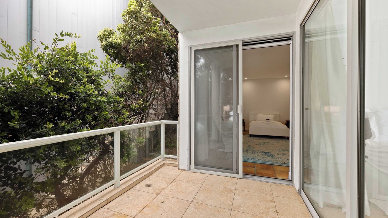 Photo of Livingroom in Western Malibu