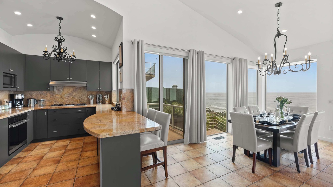 Photo of Livingroom in Western Malibu