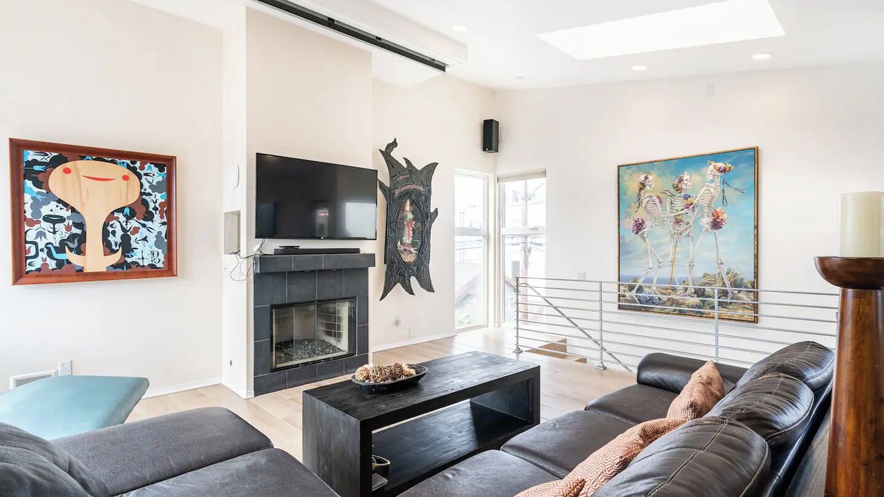 Photo of Livingroom in Venice Canals
