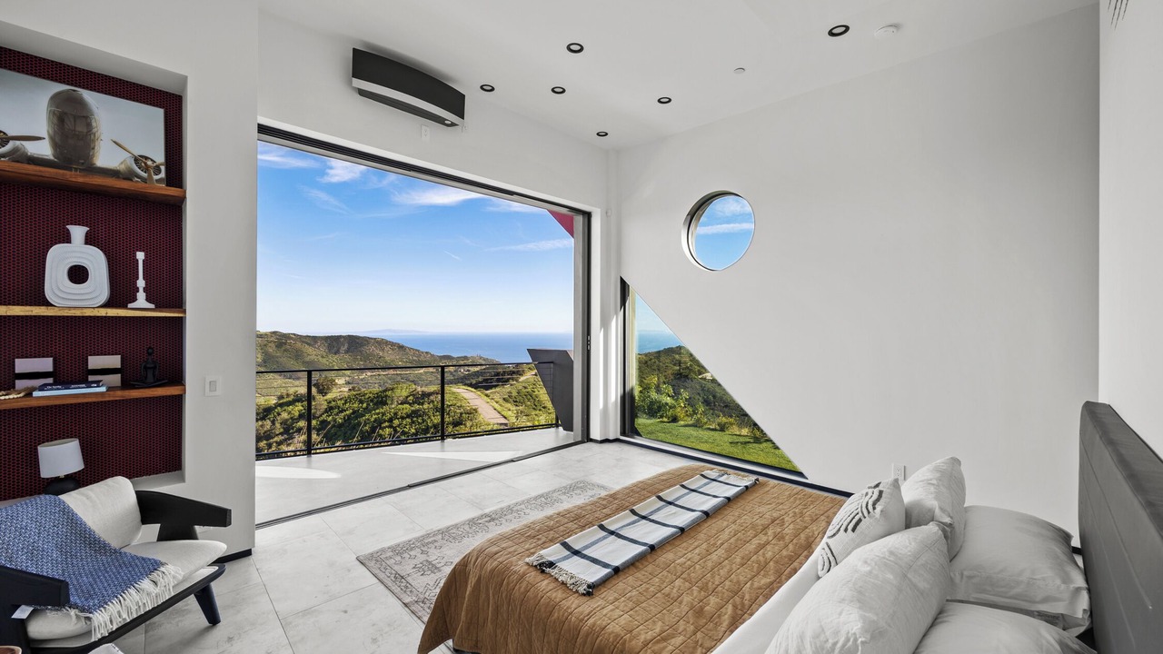 Photo of Bedroom in Malibu