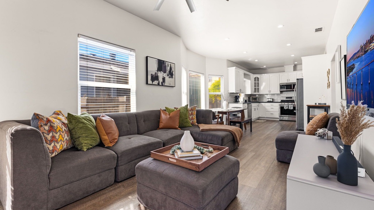Photo of Livingroom in Roseville - Fleet Ridge