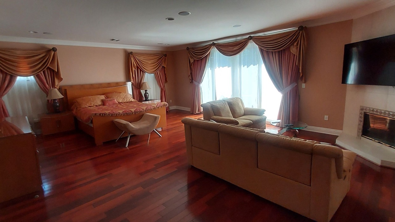 Photo of Livingroom in Encino
