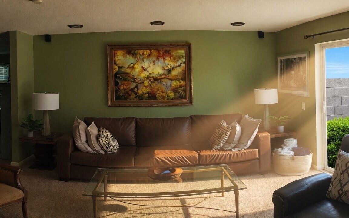Photo of Livingroom in Orange