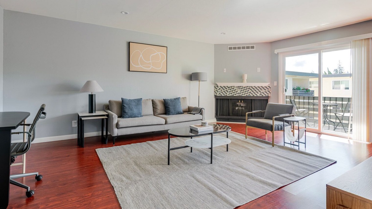 Photo of Livingroom in Edgewood Park
