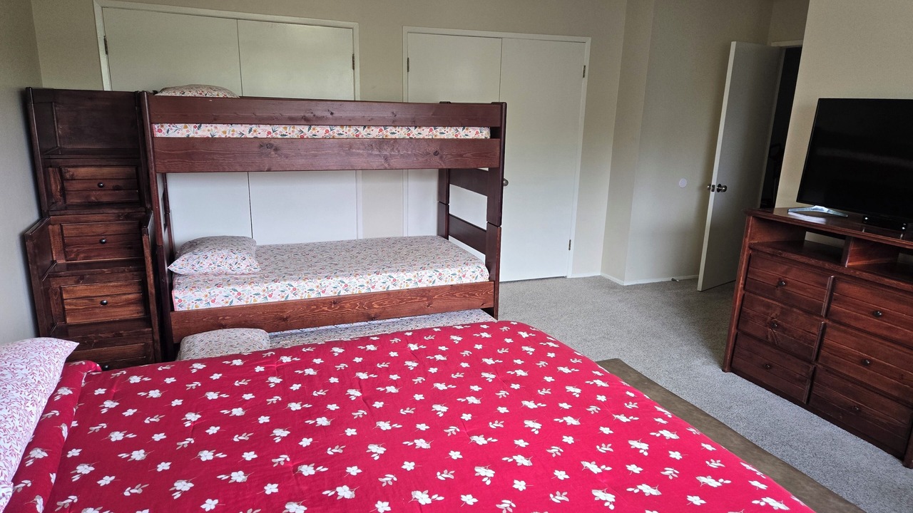 Photo of Bedroom in Orange