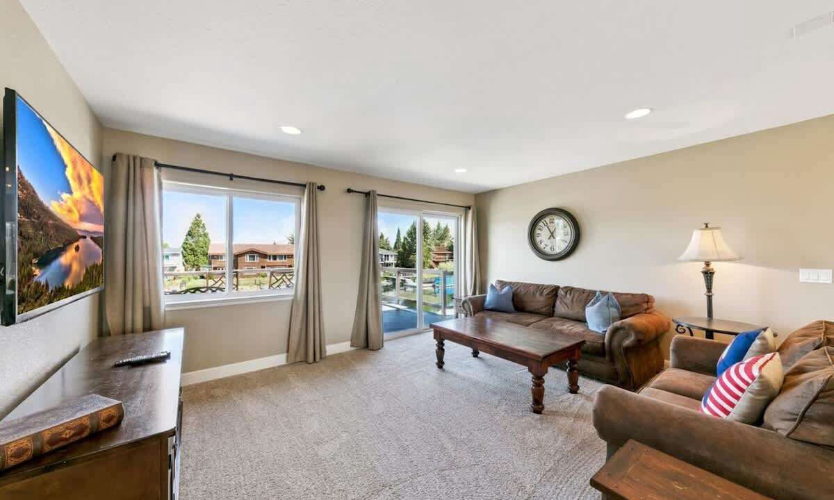 Photo of Livingroom in Tahoe Keys