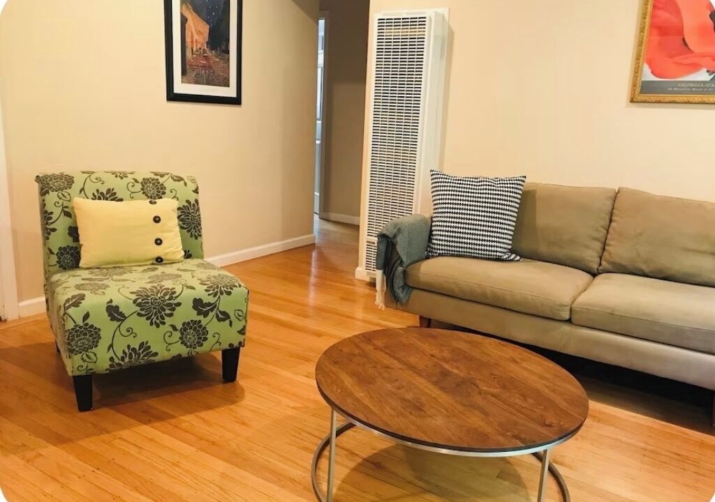 Photo of Livingroom in St. Claire Gardens