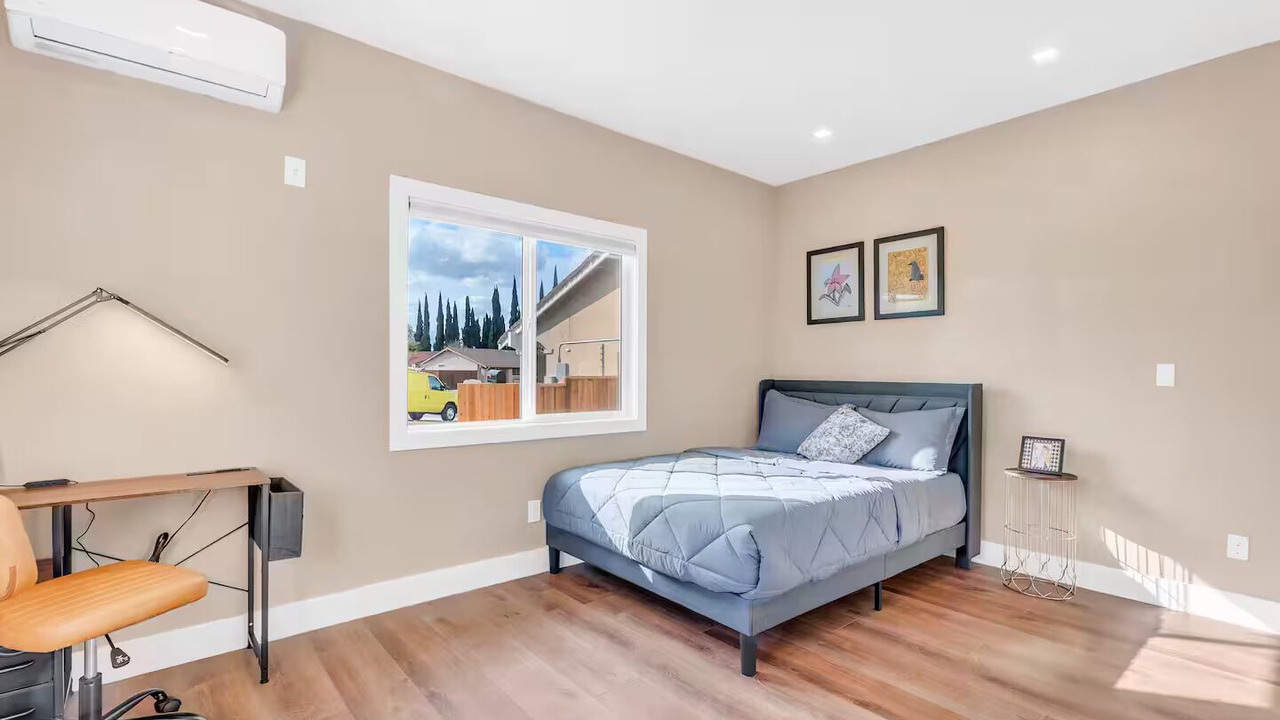 Photo of Bedroom in Miner