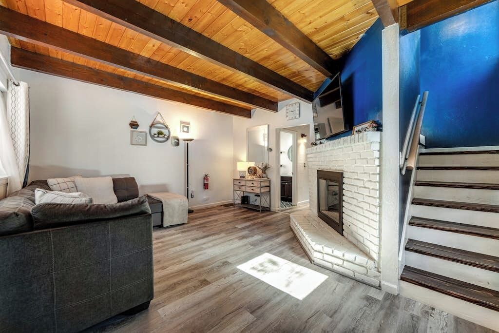 Photo of Livingroom in Arrowbear Lake
