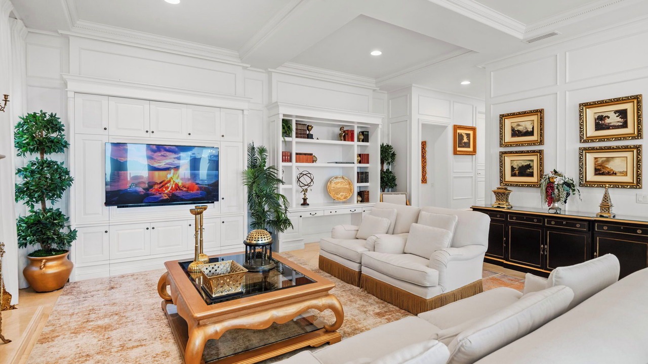Photo of Livingroom in Newport Coast