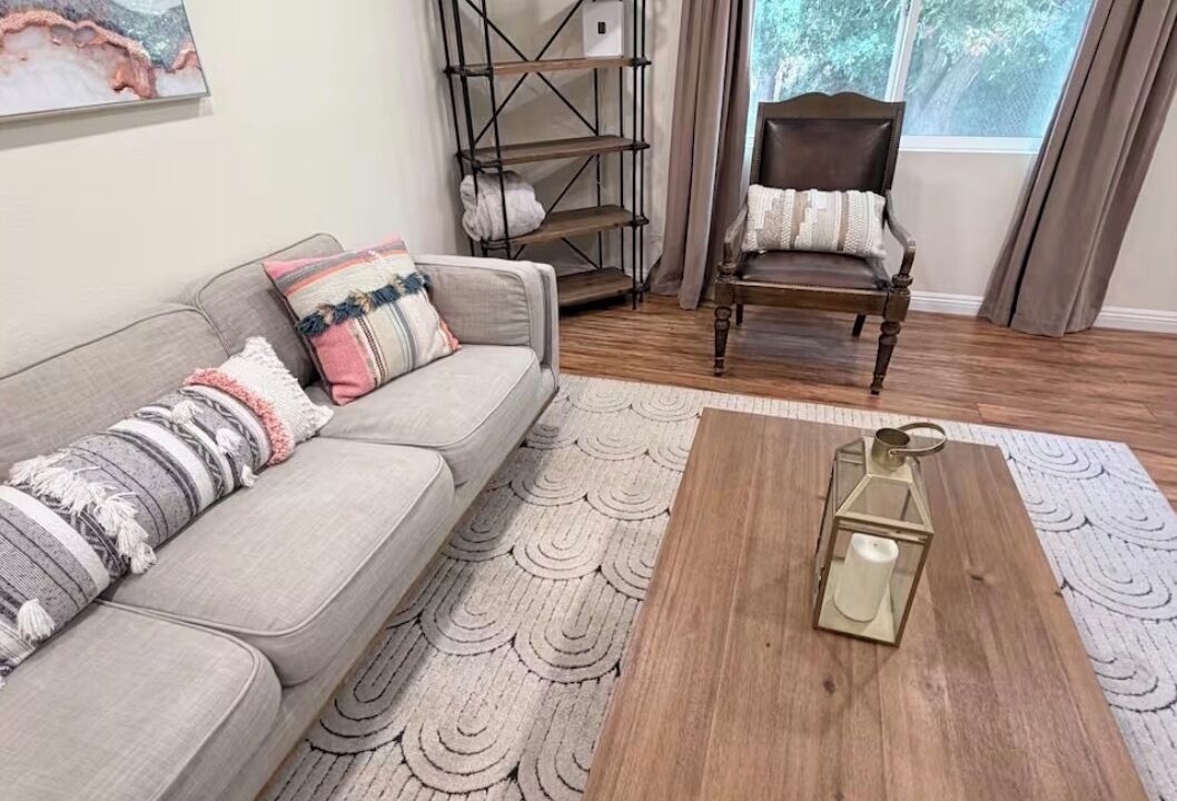 Photo of Livingroom in West Los Angeles