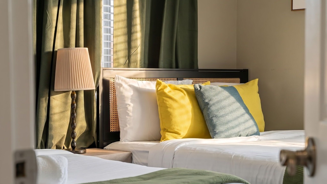 Photo of Bedroom in Midway City