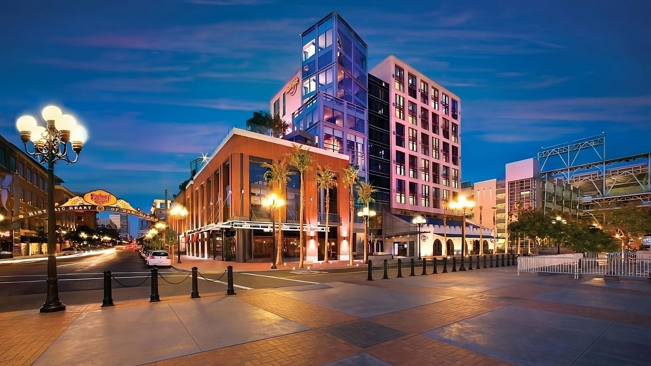 Photo of Others in Gaslamp Quarter
