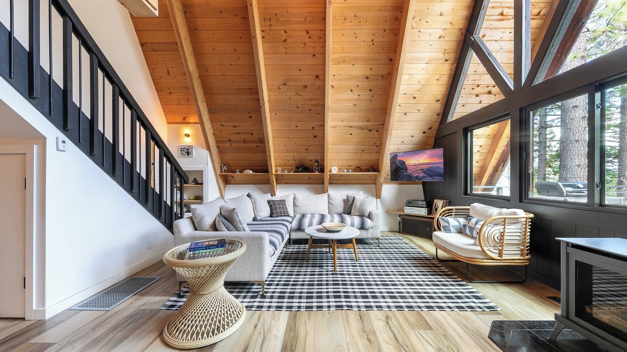Photo of Livingroom in Tahoma