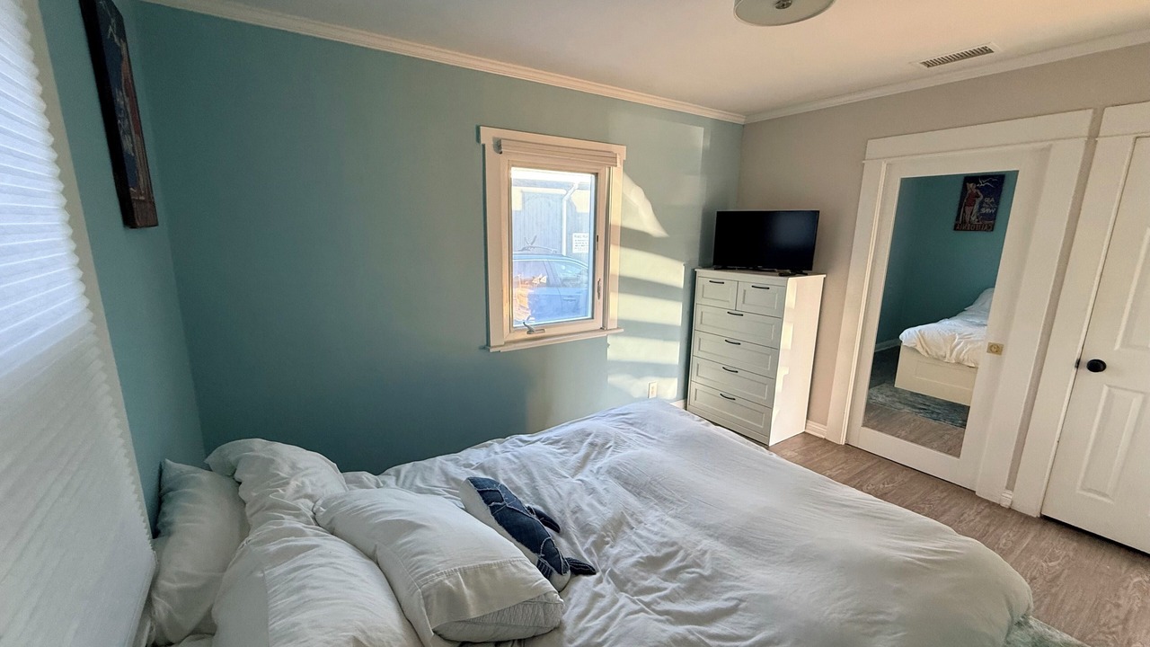 Photo of Bedroom in Inglewood