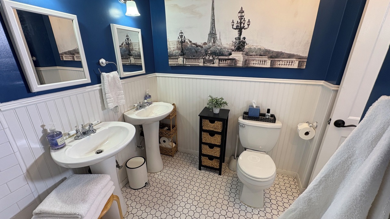 Photo of Bathroom in View Park-Windsor Hills