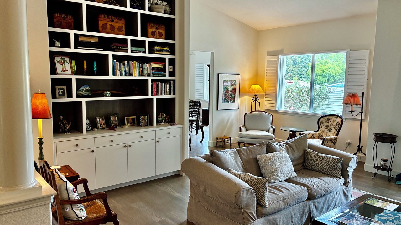 Photo of Livingroom in St. Helena