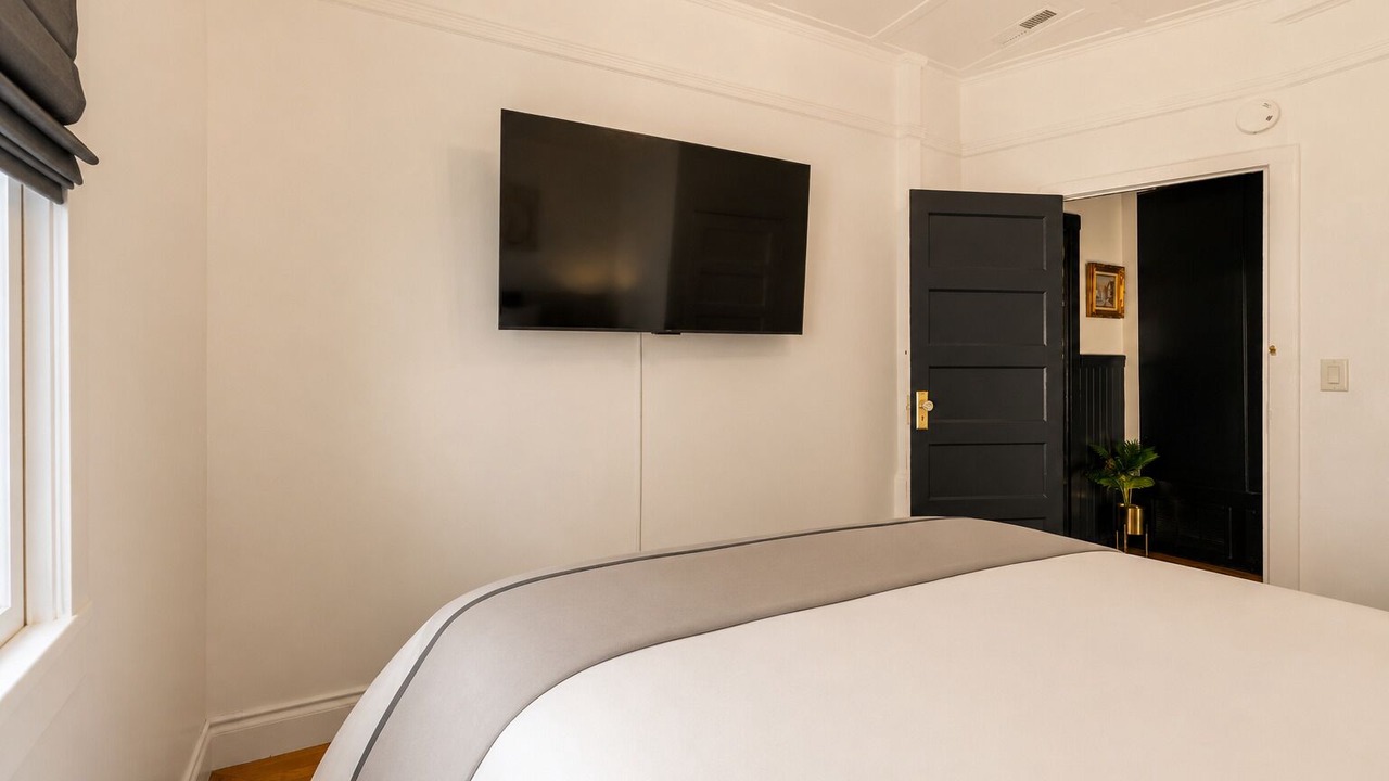 Photo of Bedroom in Fisherman's Wharf