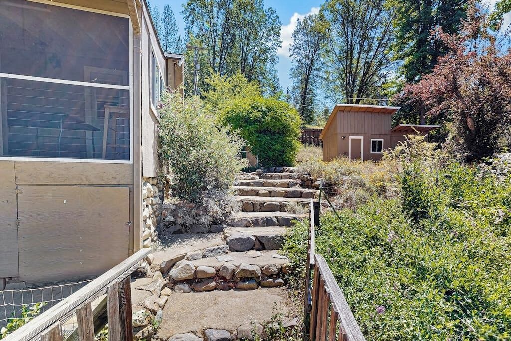 Photo of Outdoor in Hathaway Pines