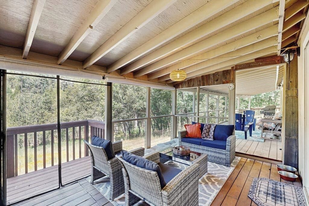 Photo of Patio Balcony in Hathaway Pines