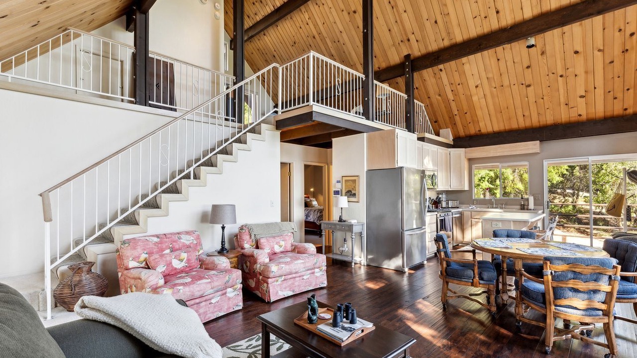 Photo of Livingroom in Kelseyville