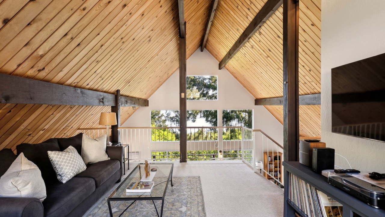 Photo of Livingroom in Kelseyville