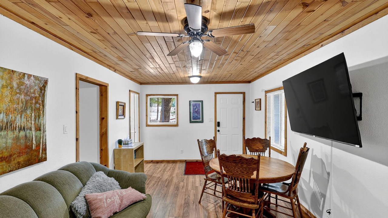 Photo of Livingroom in Cobb