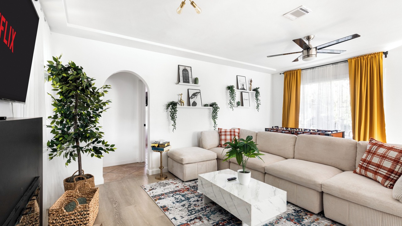 Photo of Livingroom in Burbank