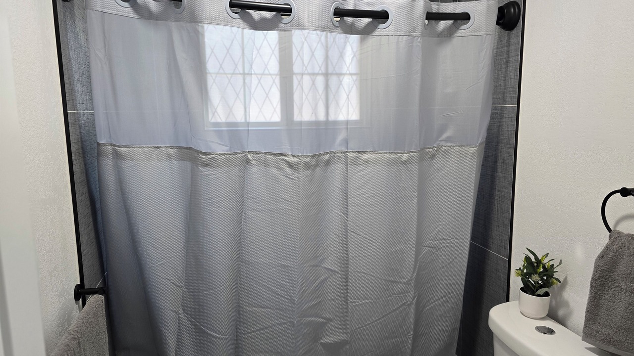 Photo of Bathroom in Boyle Heights