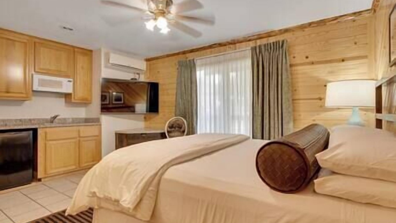 Photo of Bedroom in Lakeside Park