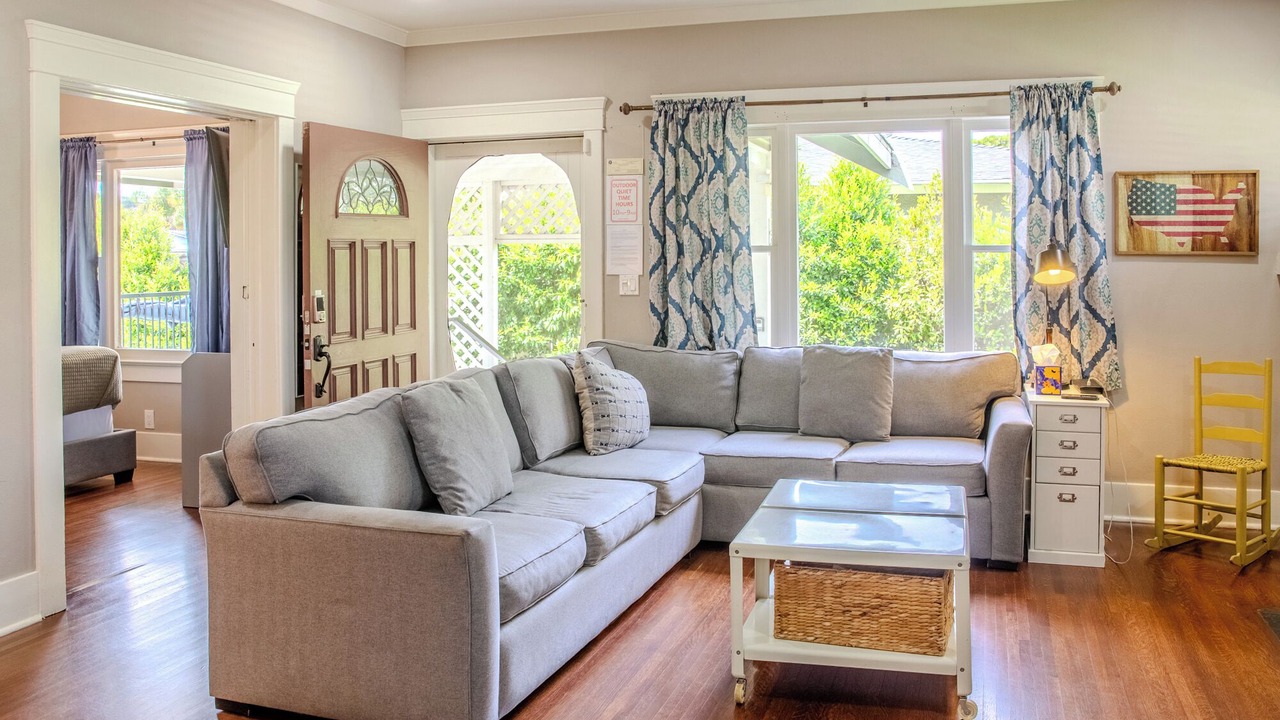 Photo of Livingroom in Anaheim Colony Historic District