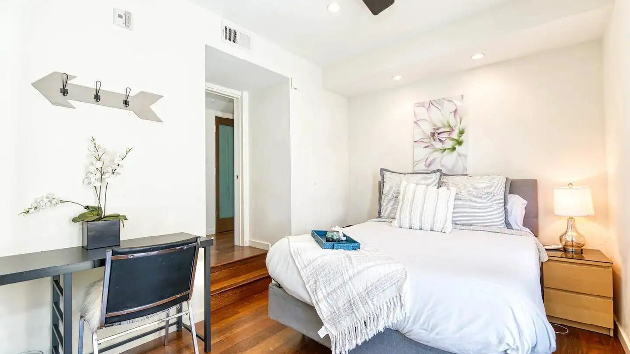 Photo of Bedroom in South Mission Beach