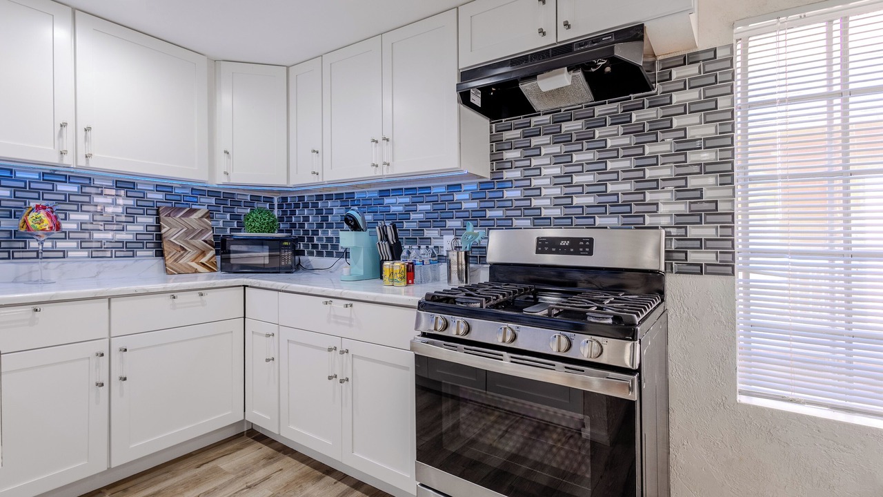 Photo of Kitchen in Pacific - Edison