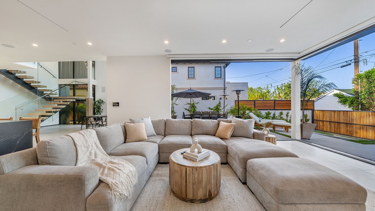 Photo of Livingroom in Beverly Hills