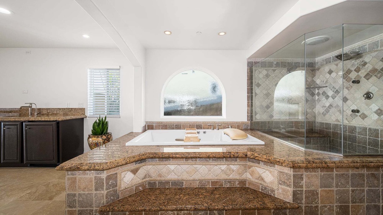 Photo of Bathroom in Peninsula