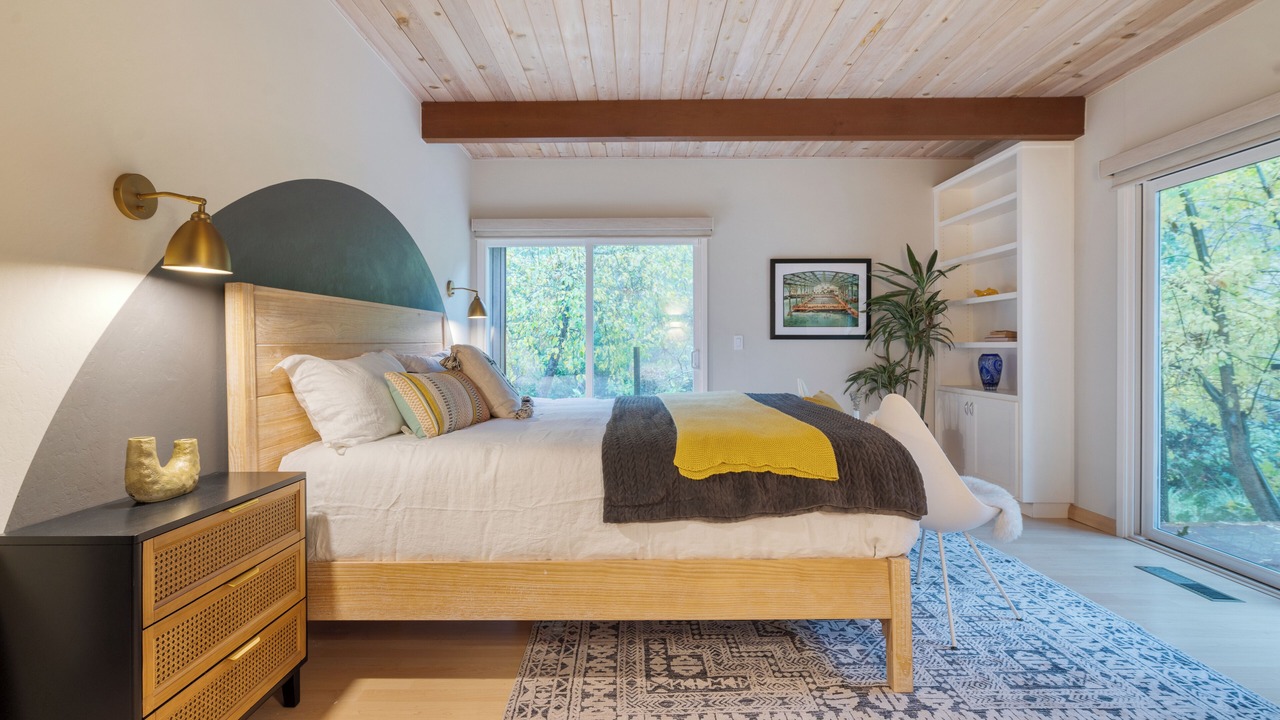 Photo of Bedroom in Kenwood
